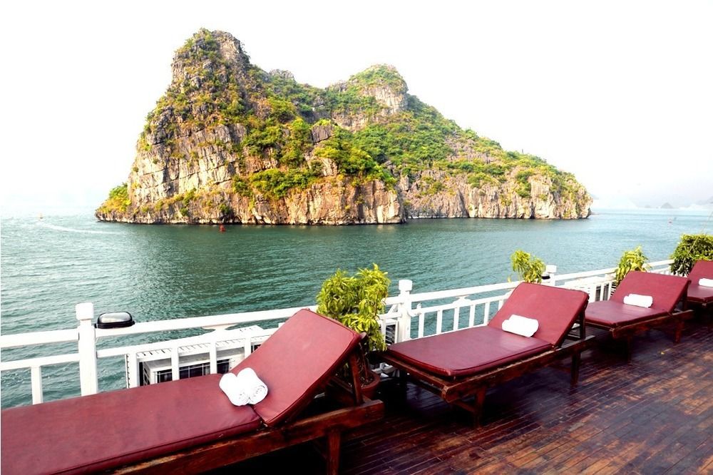 Majestic Halong Cruise Hotel Ха Лонг Екстериор снимка